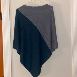 Kinross Color block Poncho. 100% Cashmere. Charcoal gray and emerald green.